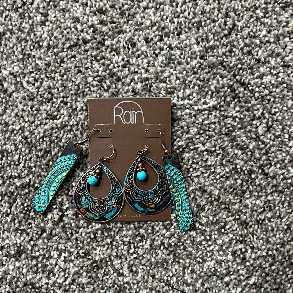 Teal and Black Earrings Set